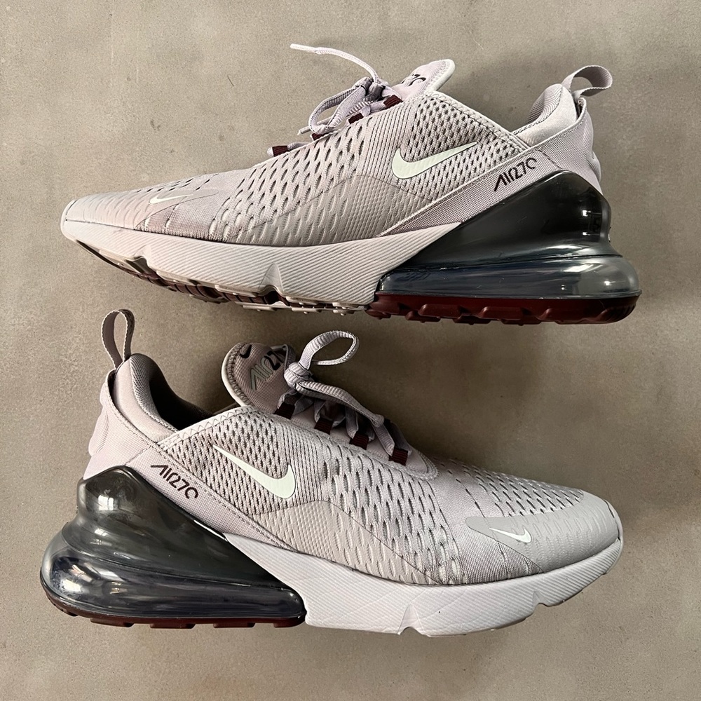 Nike AIR MAX 270 size 11 mens